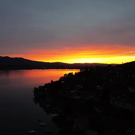 アパート Am Thunersee, 4 Sterne Privatwohnung, 2 Schlafzimmer, Gratis Parkplatz, Seeblick オーバーホーフェン