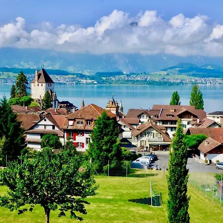 Apartment Am Thunersee, 4 Sterne Privatwohnung, 2 Schlafzimmer, Gratis Parkplatz, Seeblick Oberhofen