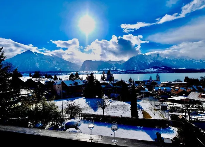 Am Thunersee, 4 Sterne Privatwohnung, 2 Schlafzimmer, Gratis Parkplatz, Seeblick Oberhofen