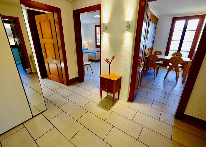 Am Thunersee, 4 Sterne Privatwohnung, 2 Schlafzimmer, Gratis Parkplatz, Seeblick *