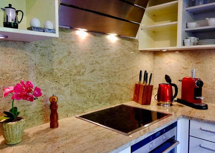 דירה Am Thunersee, 4 Sterne Privatwohnung, 2 Schlafzimmer, Gratis Parkplatz, Seeblick Oberhofen