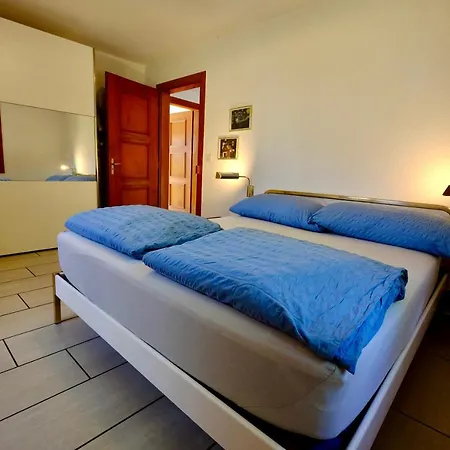 Apartamento Am Thunersee, 4 Sterne Privatwohnung, 2 Schlafzimmer, Gratis Parkplatz, Seeblick