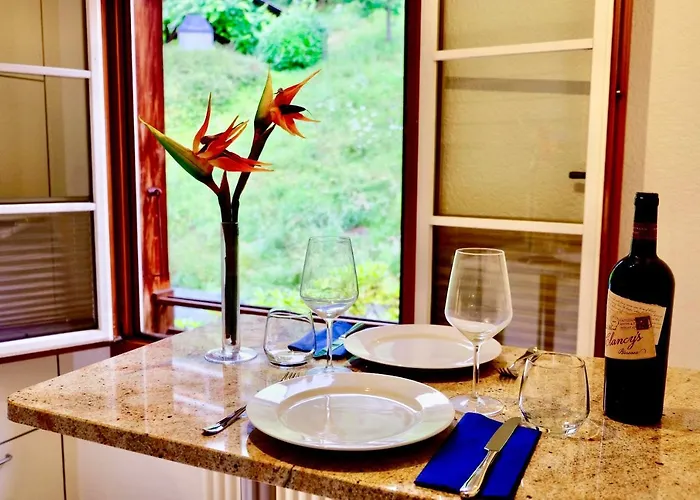 Am Thunersee, 4 Sterne Privatwohnung, 2 Schlafzimmer, Gratis Parkplatz, Seeblick 아파트