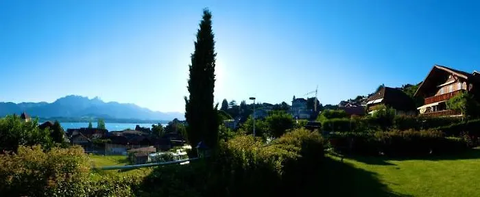 Am Thunersee, 4 Sterne Privatwohnung, 2 Schlafzimmer, Gratis Parkplatz, Seeblick 아파트 *