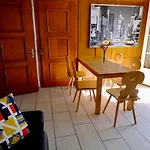Am Thunersee, 4 Sterne Privatwohnung, 2 Schlafzimmer, Gratis Parkplatz, Seeblick Appartamento *
