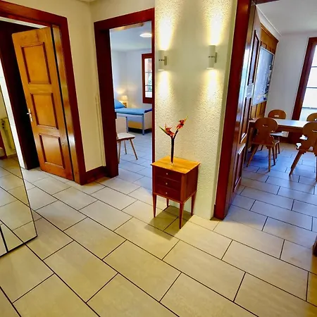 Am Thunersee, 4 Sterne Privatwohnung, 2 Schlafzimmer, Gratis Parkplatz, Seeblick *